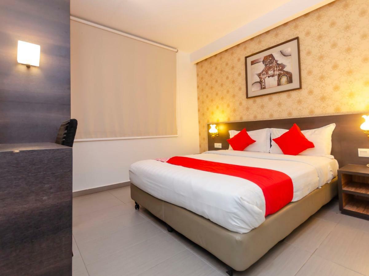 Oyo 1164 Hotel 906 Kota Laksamana Malacca ภายนอก รูปภาพ